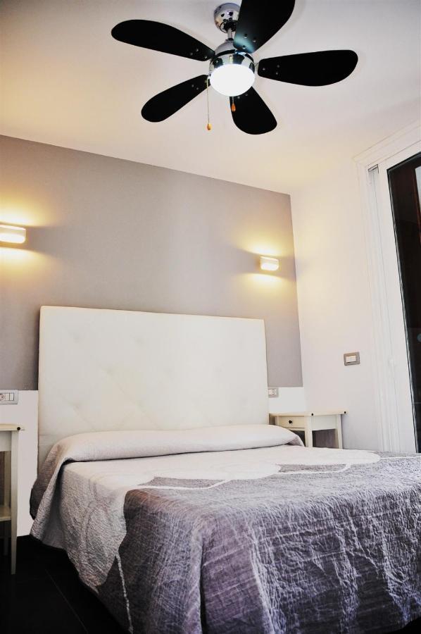 דירות פלאייה דה לאס אמריקס House Vittoria Parque Santiago מראה חיצוני תמונה